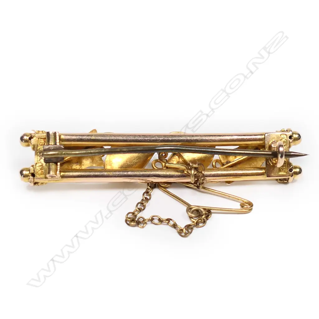 Brown & Kerr (Nelson) 15ct gold and opal brooch, Image 1++